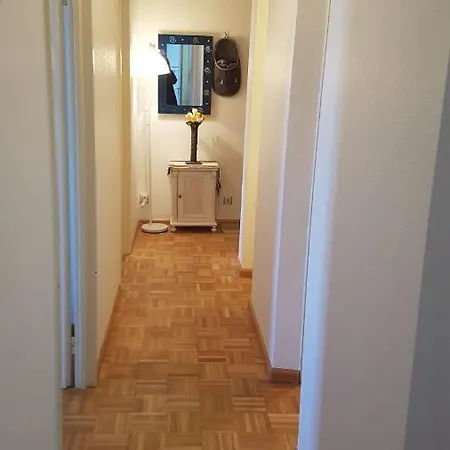 F2 Moeblierte 2,5 - 60 M2 *