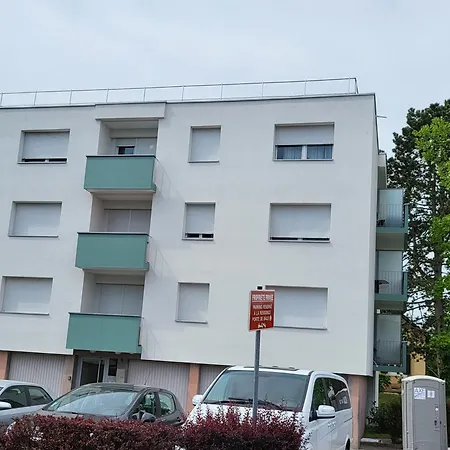 F2 Moeblierte 2,5 - 60 M2 Lägenhet *